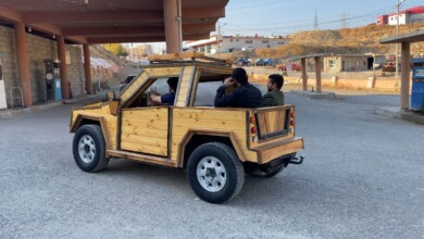 ئۆتۆمبێلە سووتاوەکەی رواندز بووەتە جێگەی سەرنجی گەشتیاران