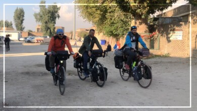 بە پاسکیل رۆیشتن و بە فڕۆکە گەڕانەوە