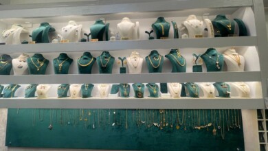 خەڵکی دهۆک کەوتوونەتە زێڕ فرۆشتن