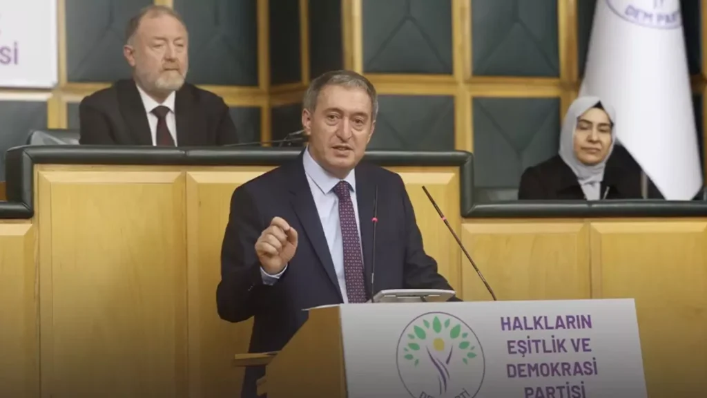 هاوسەرۆکی دەم پارتی؛ با ئەردۆغان هەلی بانگەوازەکەی ئۆجەلان لەدەست نەدات