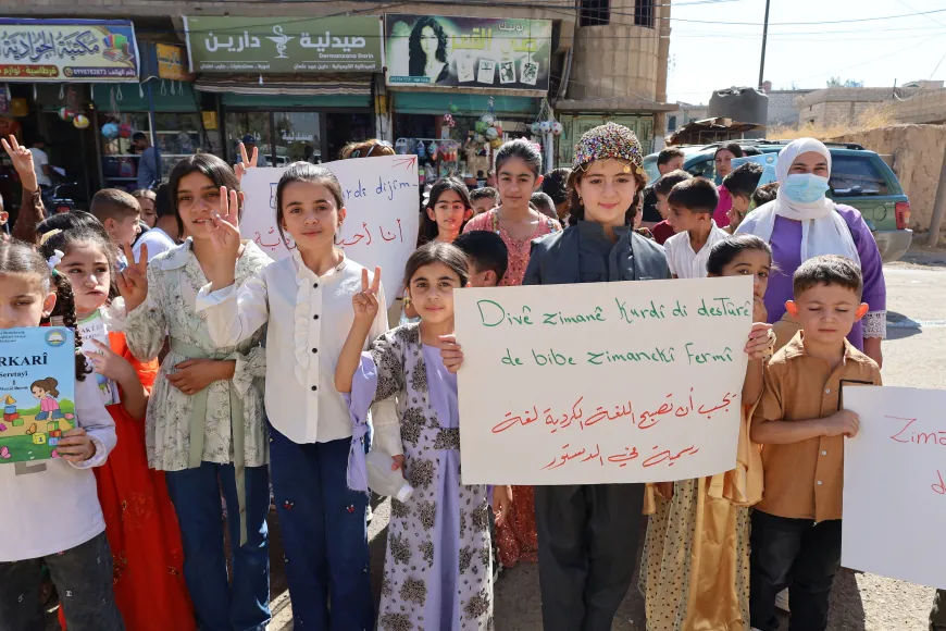 دیمەنی گردبوونەوەی قوتابییەکان