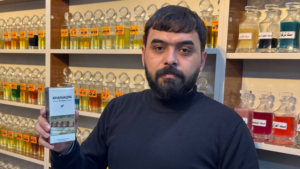 گەنجێک عەترێکی بەناوی خانەقینەوە دروست کردووە