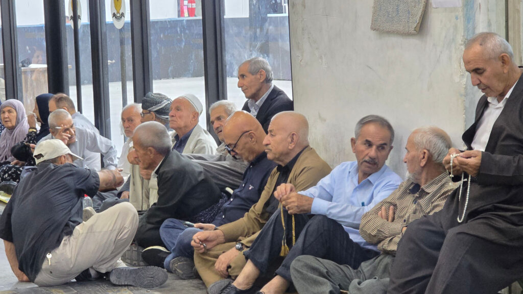 نۆرەگرتنى خانەنشینان بۆ وەرگرتنى موچە کۆتایى نایەت