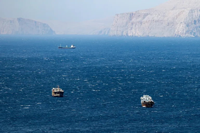 بۆ یەکەمجار دوای دەستپێکردنی شەڕ؛ کەشتییەکانی ئەمریکا هورمزیان تێپەڕاند