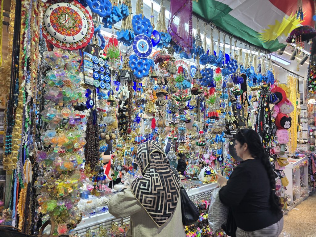 فرۆشیارێکی چاوەزار: هیچ ئەسڵی نییە و خوا ئەمانپارێزێت