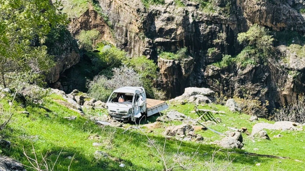 ئەو ئۆتۆمبێلەی لە لۆفەکانی بێخاڵ هەڵدێرا لە شوێنی خۆیەتی