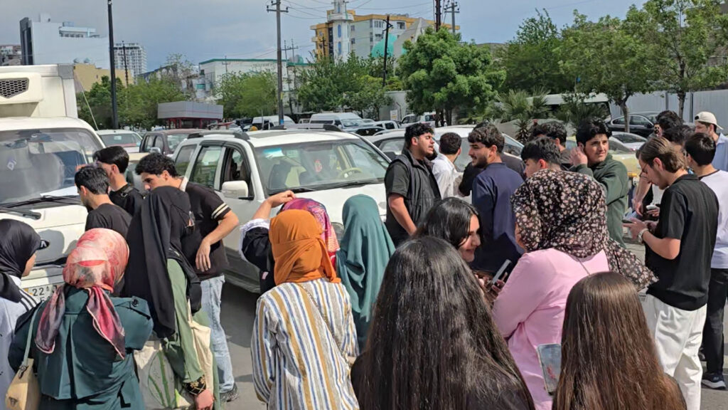 قوتابیانی پۆلی 12 بەشێکی شەقامی سالمیان گرت و قەڵەباڵغی دروستبوو
