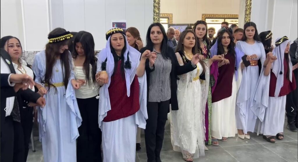دوای 70 ساڵ؛ بۆ یەکەمجار جەژنی "چوارشەممەسور"لە رۆژئاوای کوردستان پیرۆز کرا