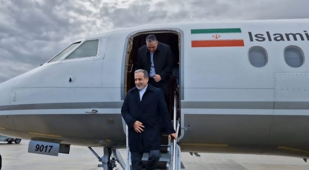 وەزیری دەرەوەی ئێران گەیشتە پاکستان