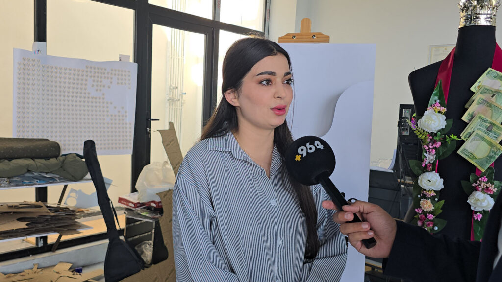 سەیروسەمەرەکانى ئاهەنگى تەخەروج؛ ئۆتۆمبێل رازاندنەوەى تێکەوت