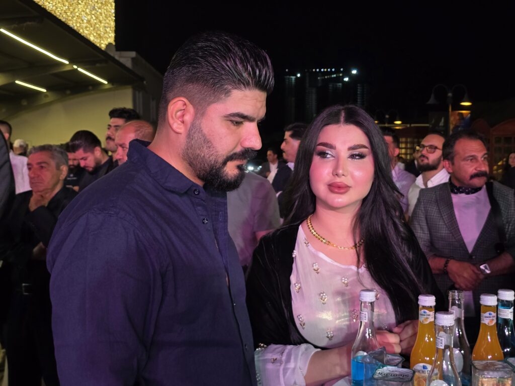 شادی نەجمەدین: هاوسەرەکەم وەک قەڵا لە پشتمە